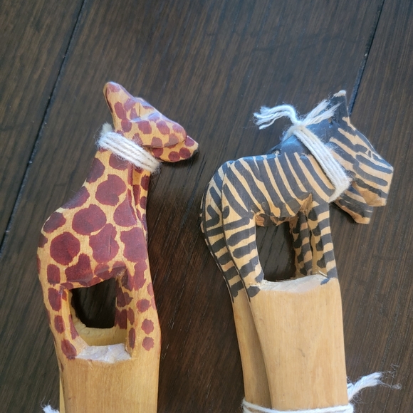 Hand carved Wooden Salad server. Zebra or Giraffe. NEW - Picture 4 of 6
